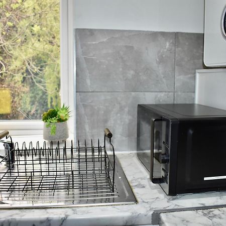 Luxury 2 Bedroom Apartment, Parking, Few Minutes Walk From Wembley Stadium Londres Extérieur photo