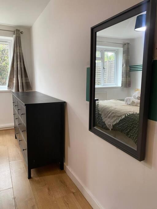 Luxury 2 Bedroom Apartment, Parking, Few Minutes Walk From Wembley Stadium Londres Extérieur photo